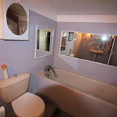 La Chaumine Aux étoiles Bed & Breakfast Camurac